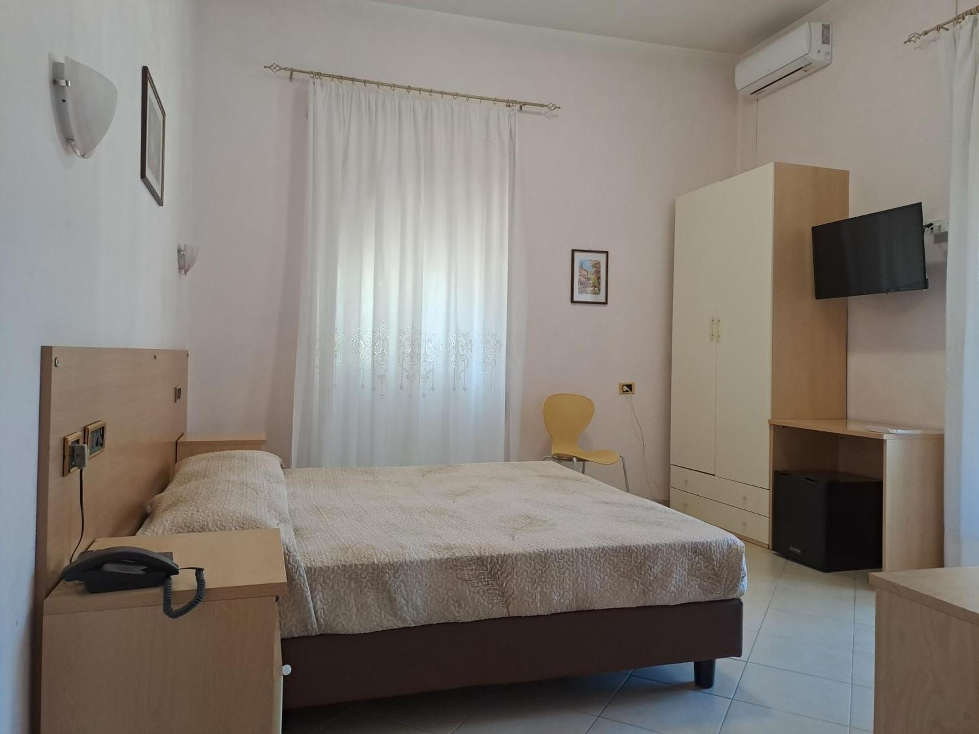 Hotel Villa Robinia Genzano di Roma Exterior photo