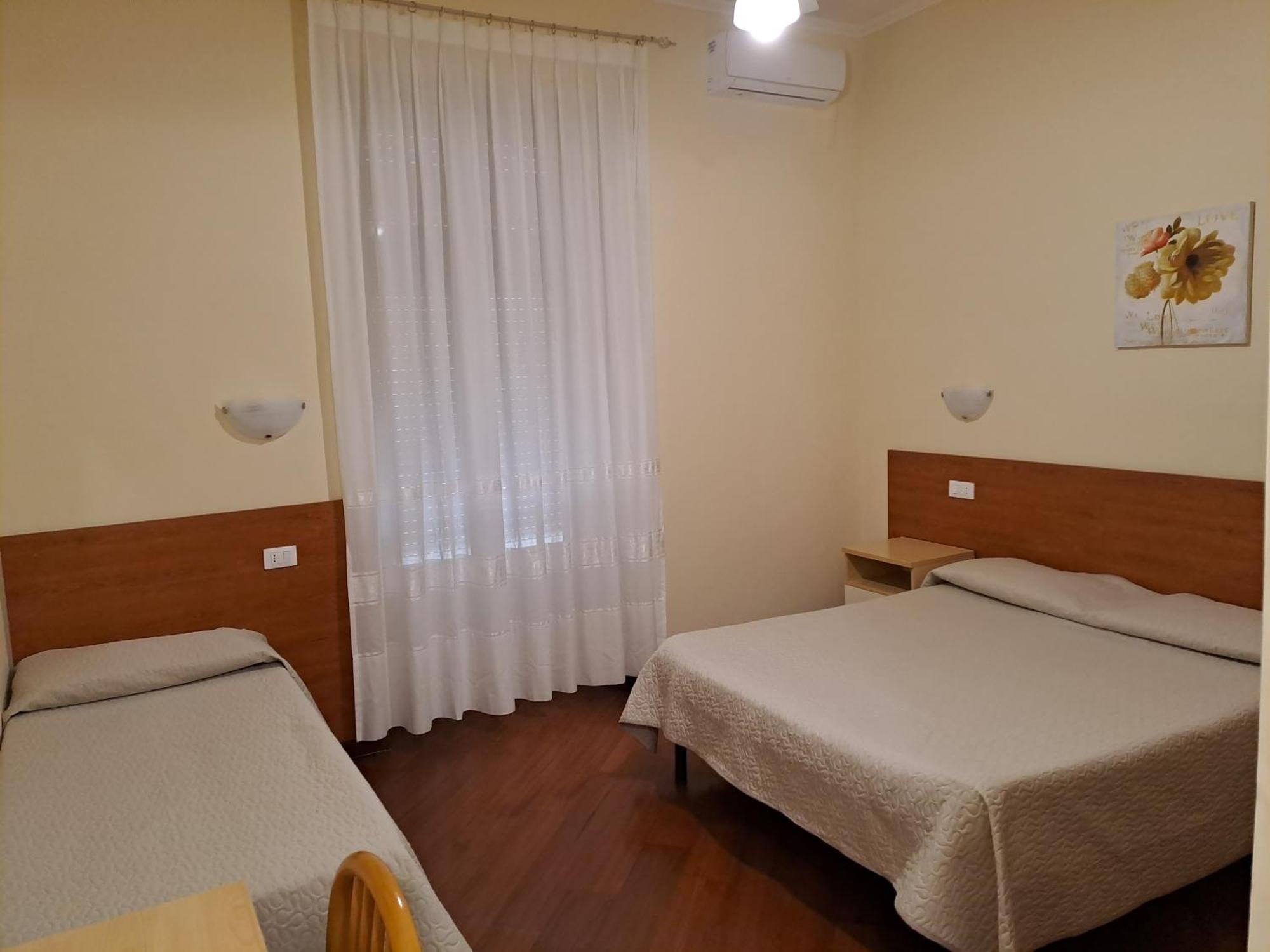 Hotel Villa Robinia Genzano di Roma Exterior photo