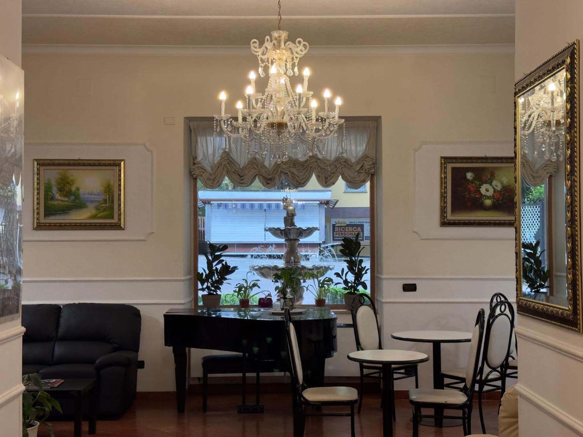 Hotel Villa Robinia Genzano di Roma Exterior photo
