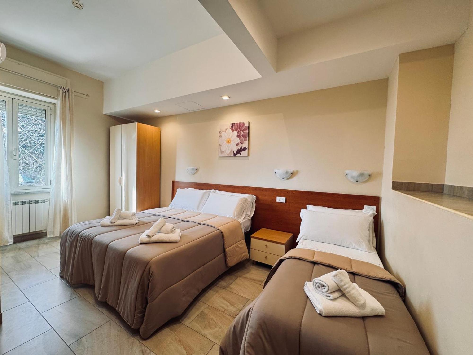 Hotel Villa Robinia Genzano di Roma Exterior photo